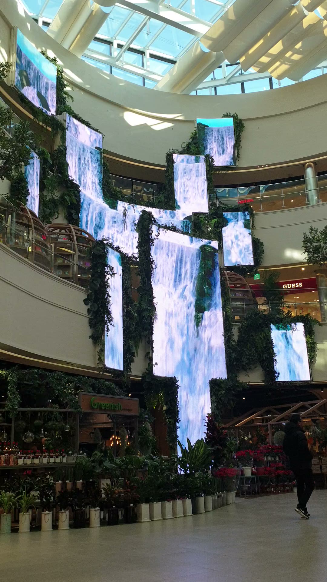ロッテモール龍仁